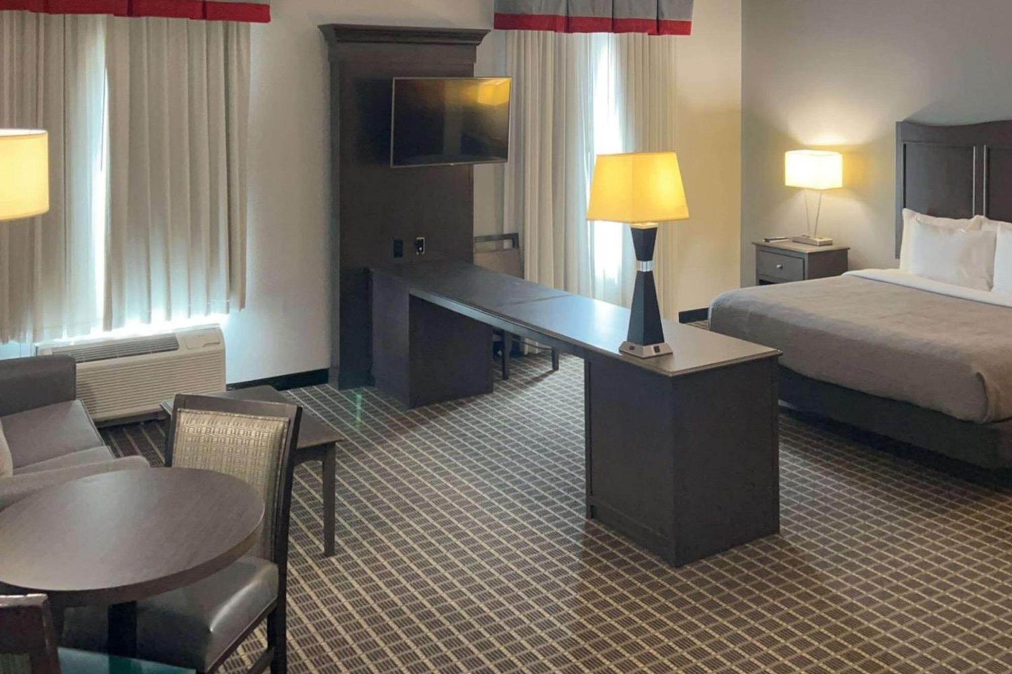 Quality Inn & Suites Pearsall Zewnętrze zdjęcie