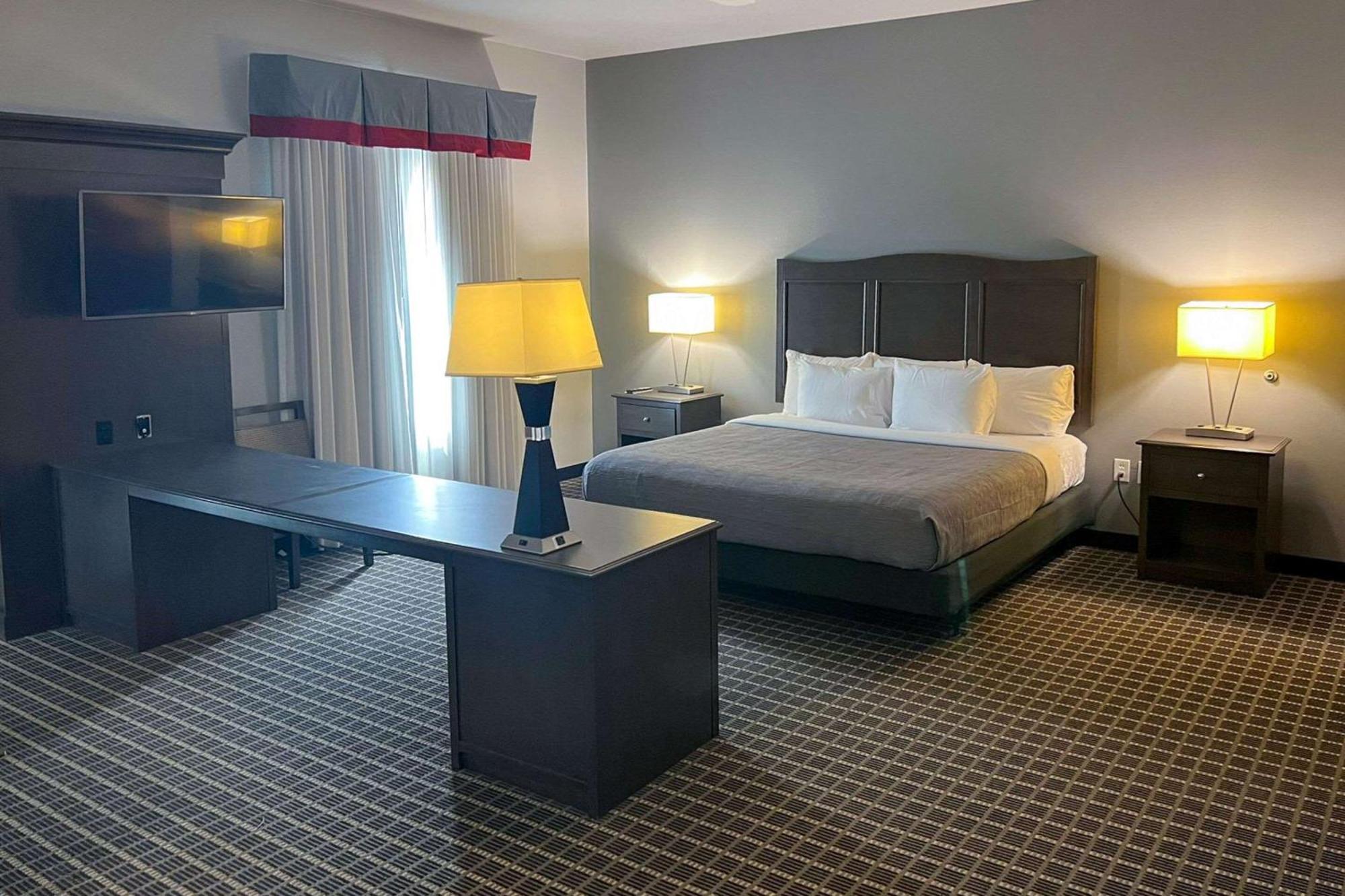 Quality Inn & Suites Pearsall Zewnętrze zdjęcie