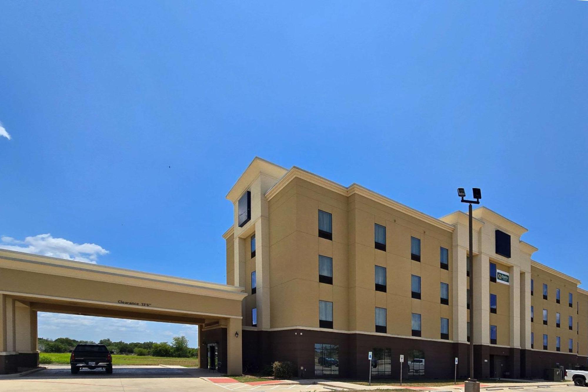 Quality Inn & Suites Pearsall Zewnętrze zdjęcie