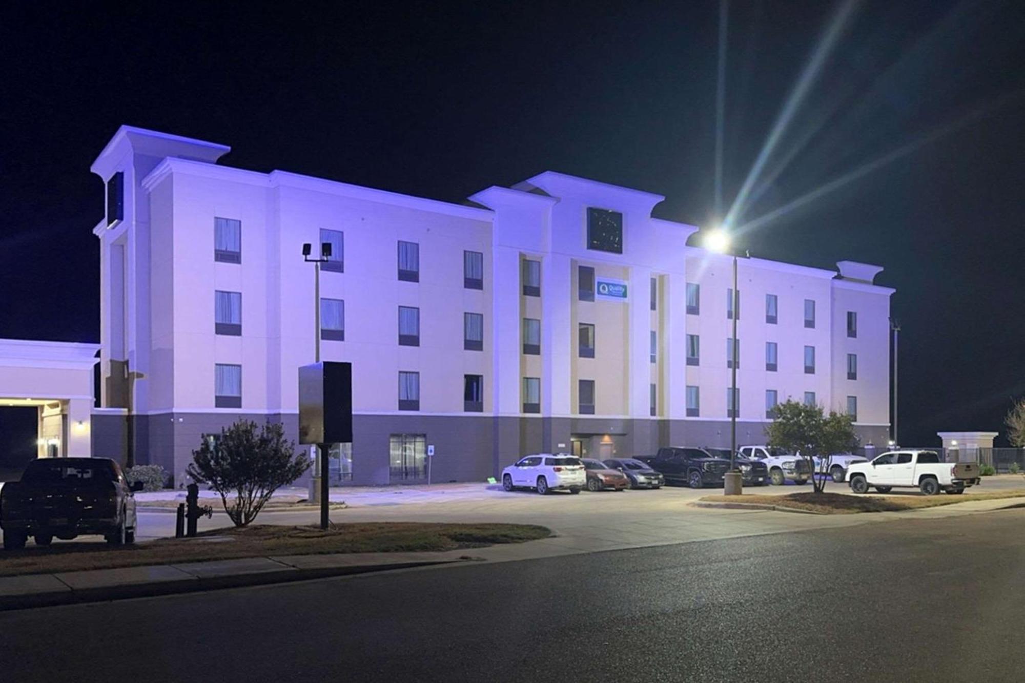 Quality Inn & Suites Pearsall Zewnętrze zdjęcie