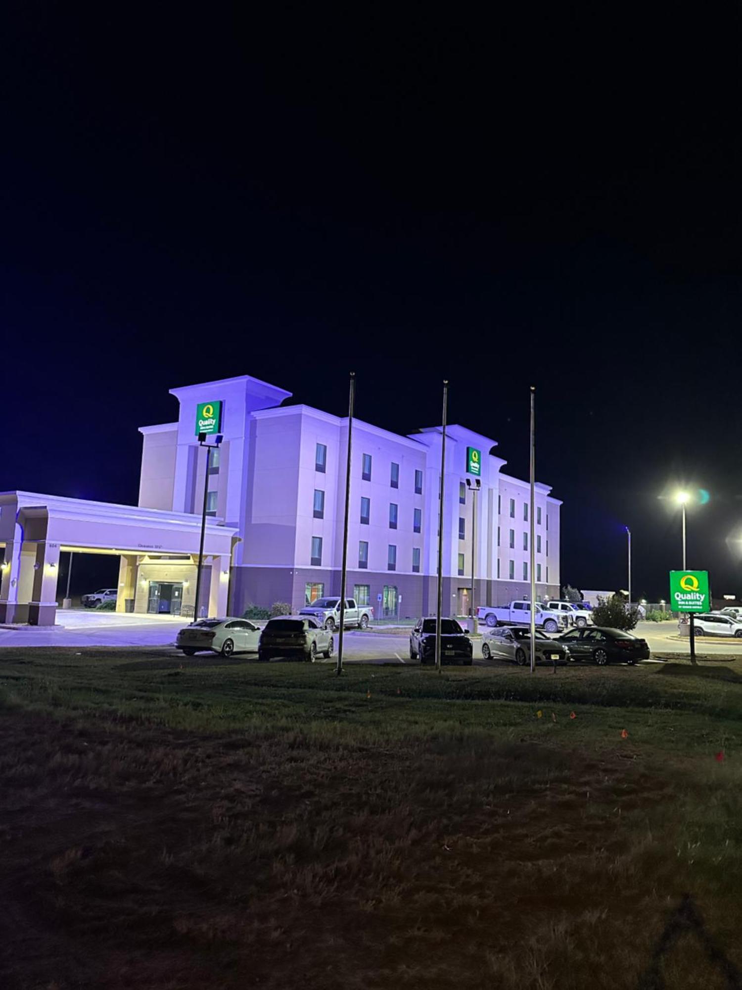 Quality Inn & Suites Pearsall Zewnętrze zdjęcie